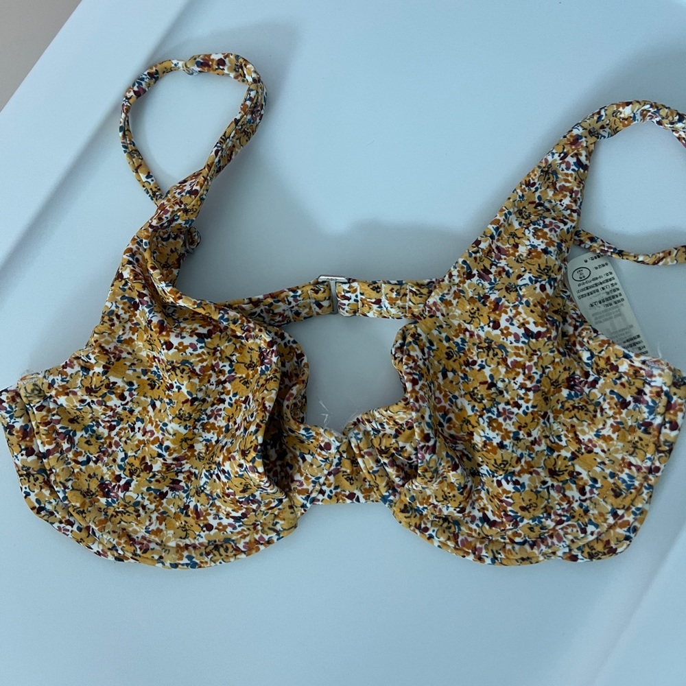 Abercrombie & Fitch Floral Bikini Top